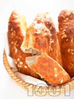 Френски багети от бяло и ръжено брашно, овесени ядки и мед в машина за хляб (домашна хлебопекарна) - снимка на рецептата